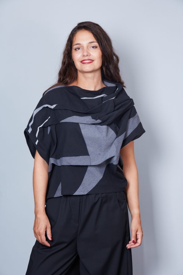 Blusa Modelo Lucy Color Negro/Gris