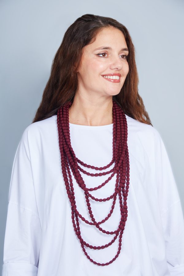 Collar Modelo Pilly Color Granate